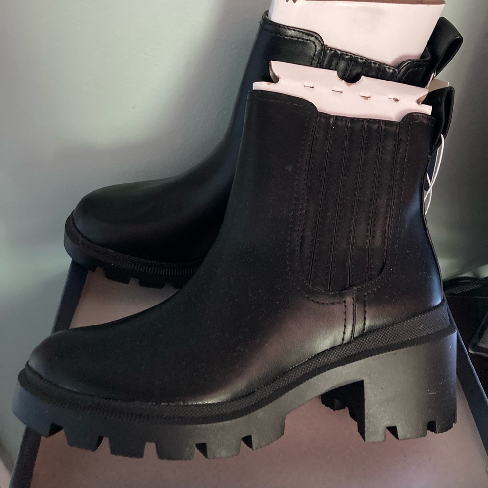 NWT Universal Thread Black Naya Boots